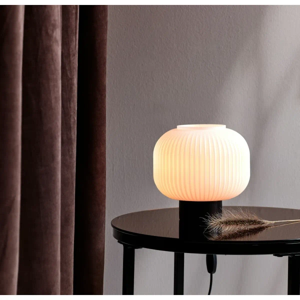 Stołowa lampa szklana MILFORD 48965001 z wtyczką biała czarna