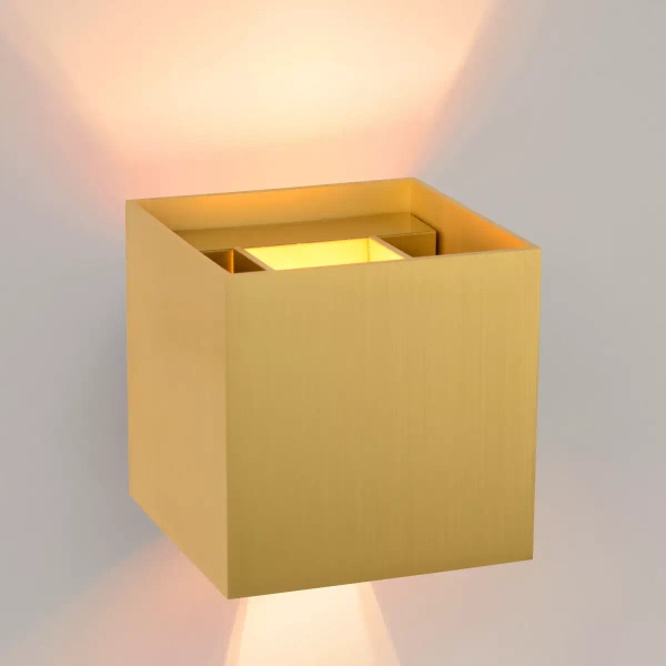 Kwadratowa lampa ścienna XIO 09217/04/02 Lucide kostka złota