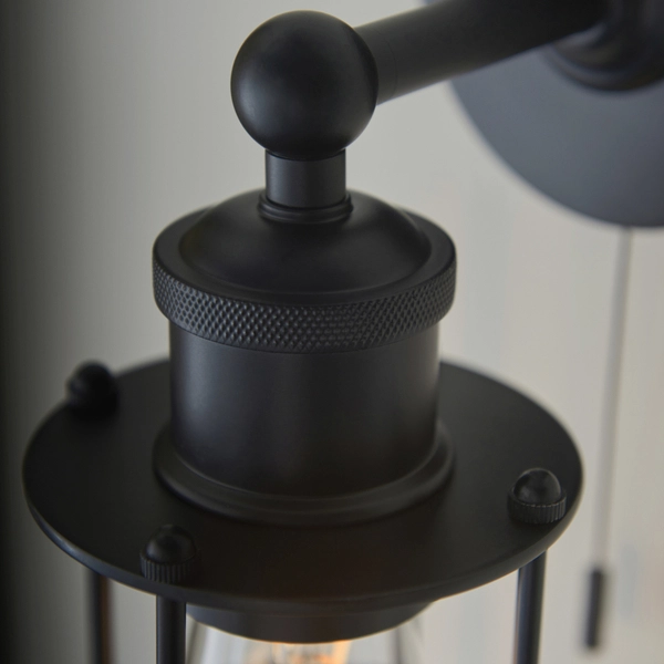 Industrialny kinkiet L&-199948 Light& z włącznikiem IP44 czarny