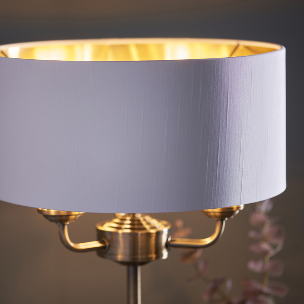 Stołowa lampa vintage Highclere 98932 Endon do sypialni biała mosiądz