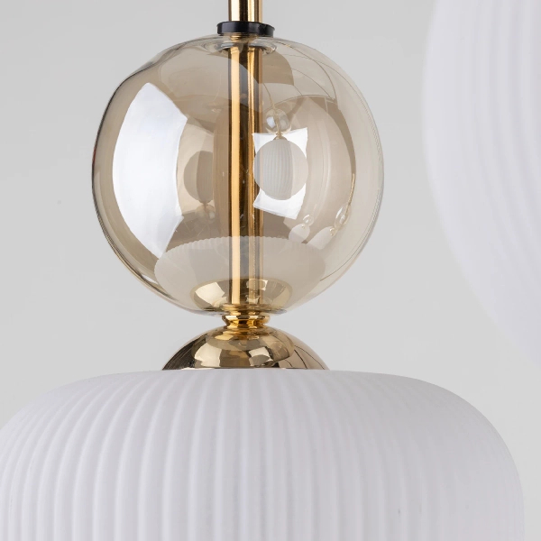 Nowoczesna wisząca lampa Sophia Cognac do salonu biały czarny