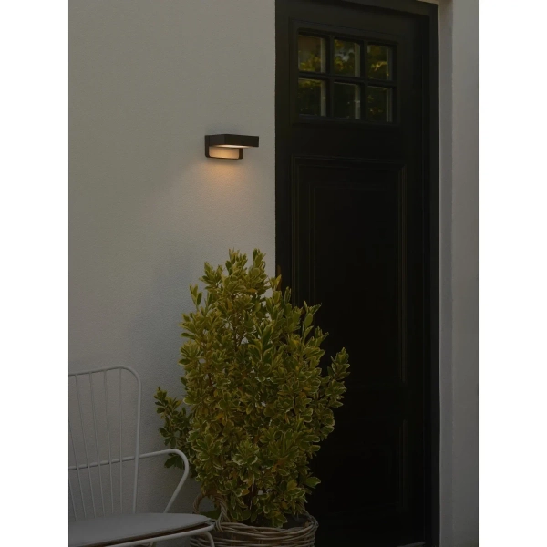 Lampa ścienna Saulio 2518251003 LED 4,45W 3000K z czujnikiem IP44 czarna