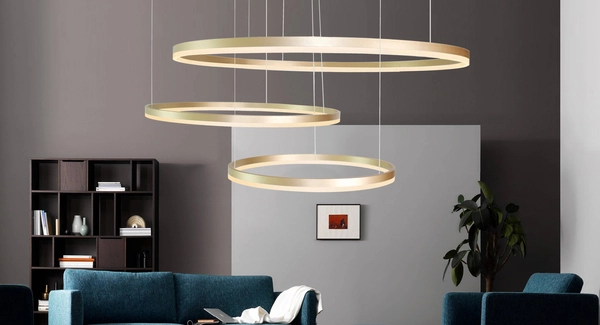 Złota lampa wisząca Halo LED 130W 3000k rings nad stół do jadalni