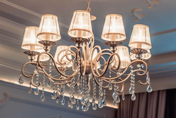 Pałacowa lampa wisząca Grace ARM247-10-G crystal biała