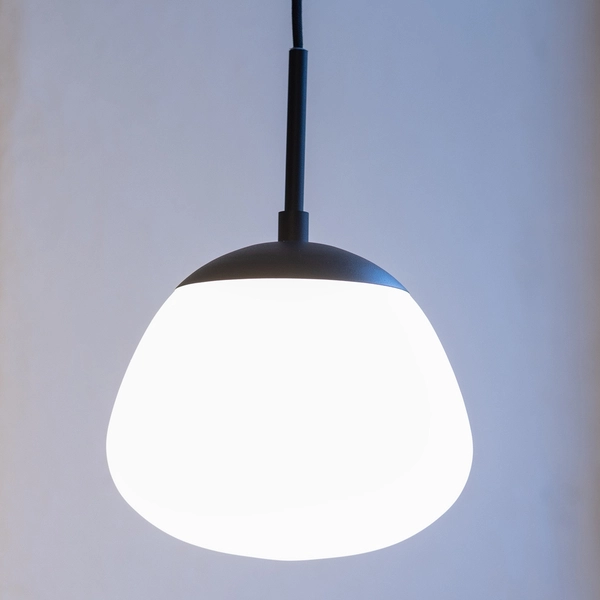 Lampa wisząca do salonu Rise 108547 Markslojd szklana biała czarna