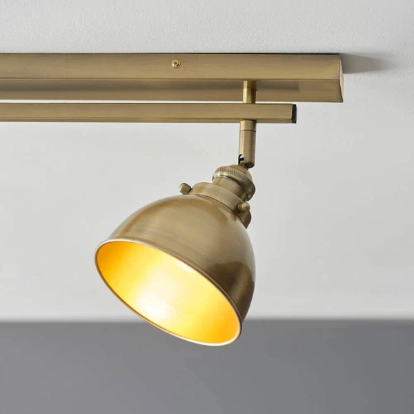 Potrójna lampa sufitowa Wyatt 96801 metalowa regulowana mosiądz