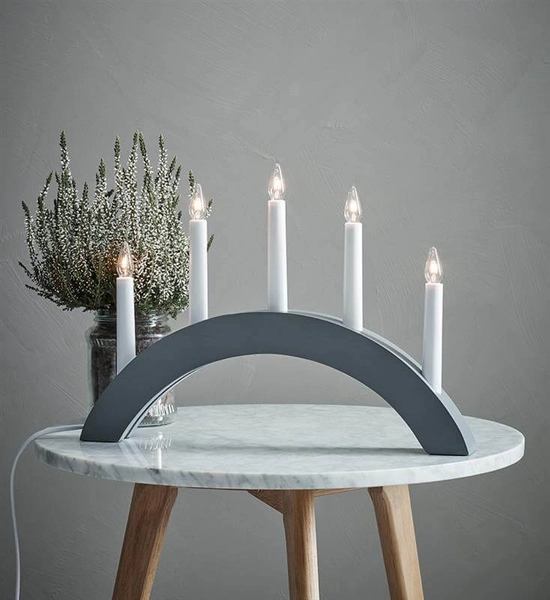 Świecznikowa dekoracja stojąca Atle drewniana szara biała