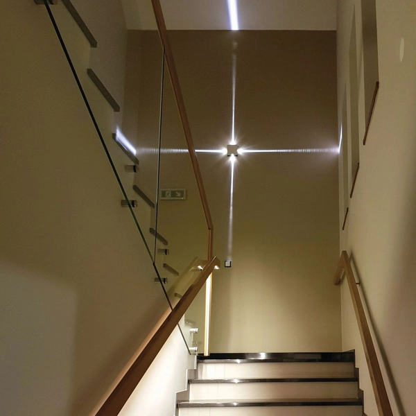 Kwadratowy kinkiet Mollis 616004103 Elkim LED 4W 3000K czarny