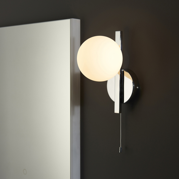 Ścienna lampa do łazienki L&-194080 Light& szklana kula IP44 chrom
