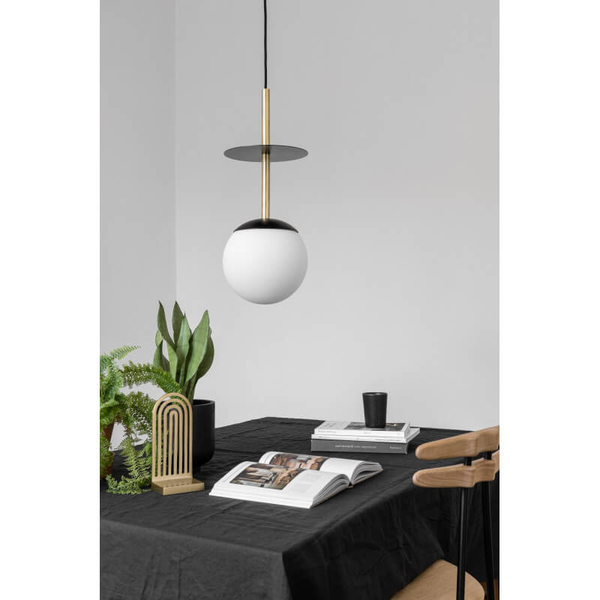 Metalowa lampa wisząc nad wyspę Plaat PLA132P0 nad wyspę biała czarna mosiądz