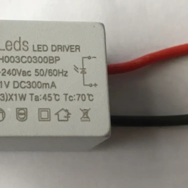 Wewnętrzne zasilanie mini do ledowych lamp 3300 1-3x1W 230V biały