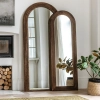 Łukowe lustro z drewnianą ramą Hoxton 5056693546757 brązowe