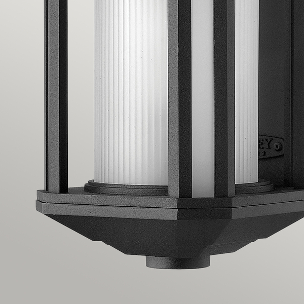 Klasyczna lampa do ogrodu QN-CASTELLE-S-BLK czarna