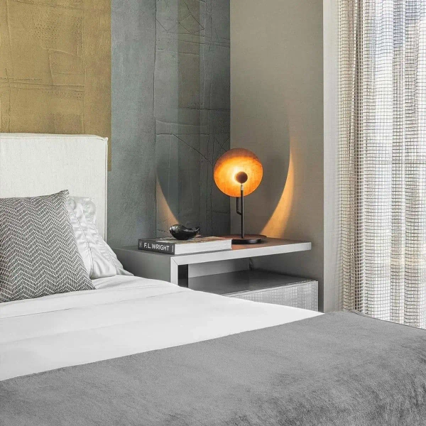 Drewniana lampka stołowa Dot QN-DOT-TL-TEAK okrągła brązowy czarny