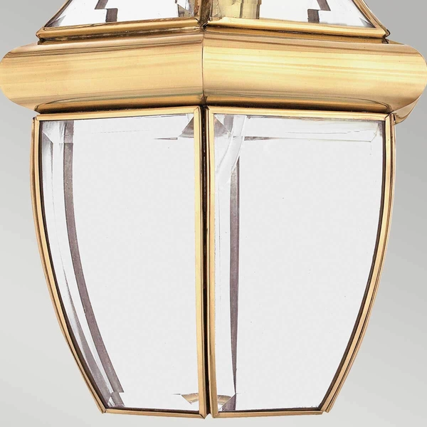 Balkonowa lampa wisząca Newbury QZ-NEWBURY8-M-PB Quoizel IP44 przezroczysta mosiądz