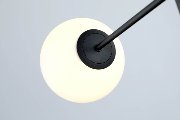 Nowoczesna lampa wisząca Oviedo do salonu balls czarna biała