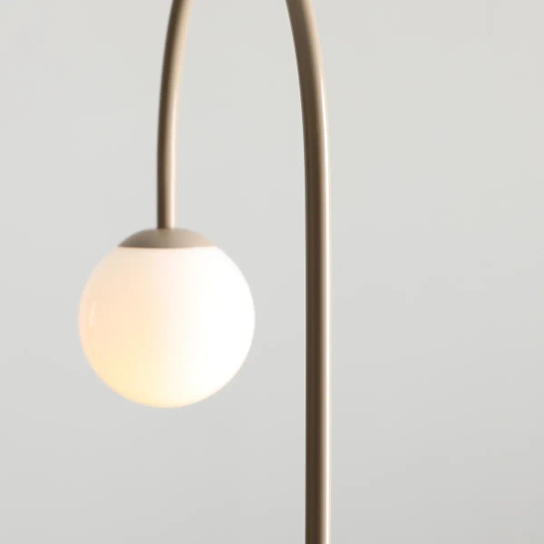 Stojąca lampa podłogowa do salonu UNA 1116A17 Aldex kulista beżowy