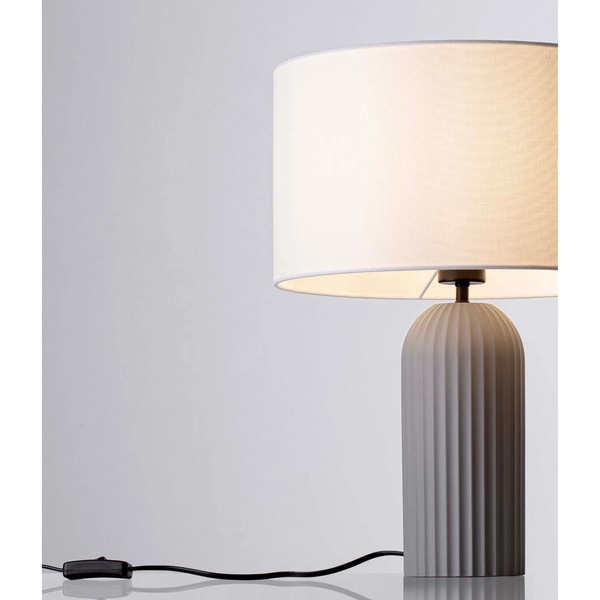 Abażurowa lampa stołowa TUMARAPI LE44687 z tkaniny szara biała