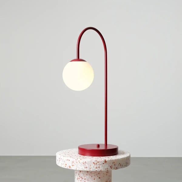 Kulista lampa stołowa Una 1116B15 szklana kula czerwona biała