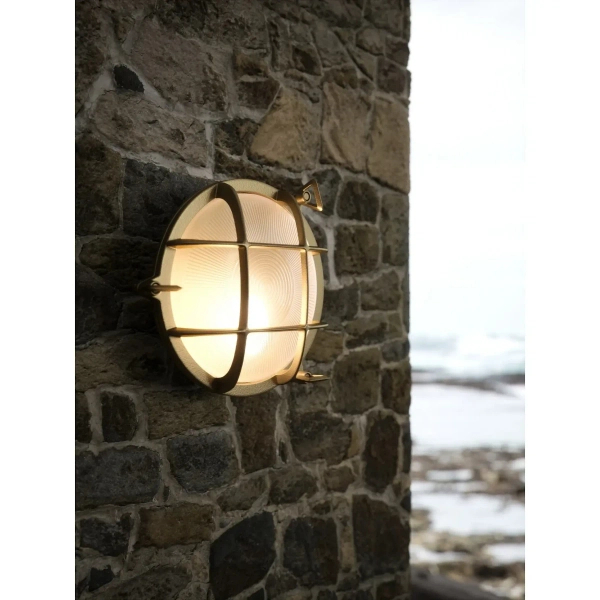 Okrągła lampa ścienna na taras Polperro 49021035 IP64 mosiądz