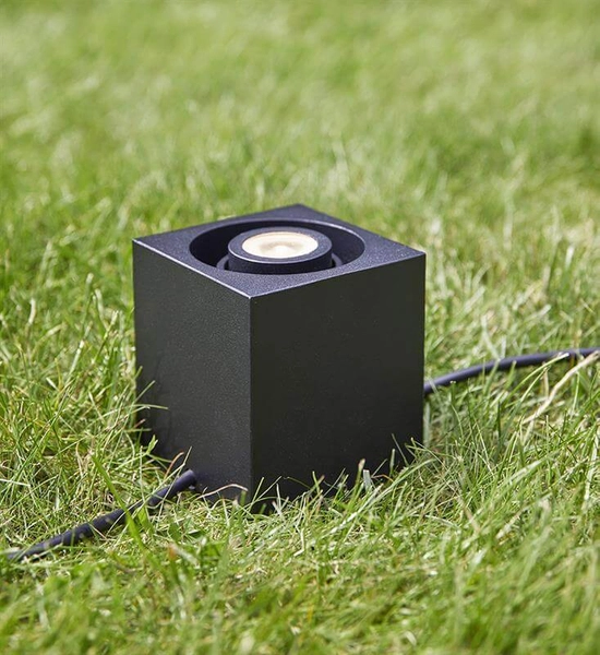 Metalowa lampa do ogrodu Garden kostka LED 3W czarna