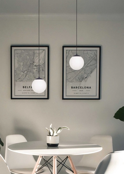 Lampa wisząca Savoy K-4921 szklana kula biała czarna