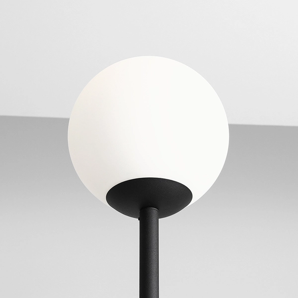 Minimalistyczna lampa Pinne 1080A1 Aldex stojąca kula podłogowa czarna