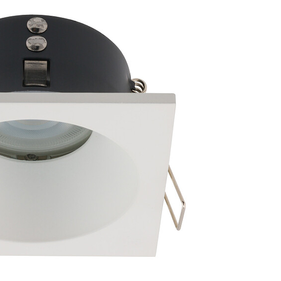 Zewnętrzna lampa sufitowa Delta 8368 kwadratowy wpust IP54 biały