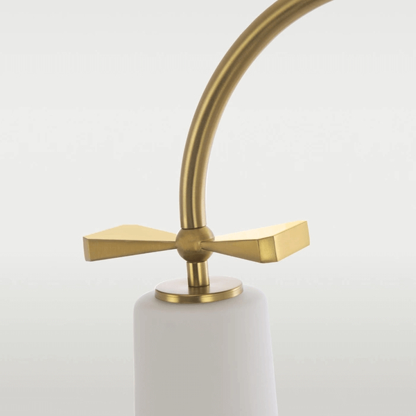 Lampa stojąca podłogowa Bow F01152BR Cosmolight do biura mosiądz