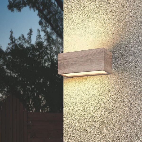 Tarasowa lampa ścienna Mayenne 218560235 IP44 kostka prostokąt drewniana outlet