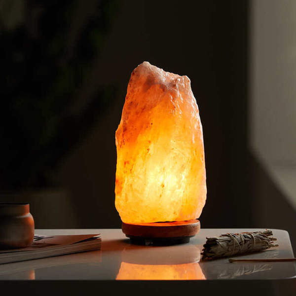 Ozdobna lampa z kamienia solnego Stone dekoracyjna na stół