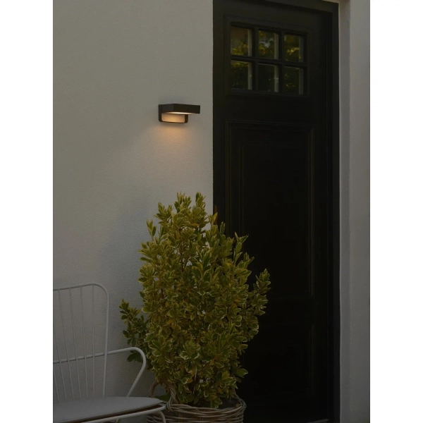Lampa ścienna Saulio 2518251003 LED 4,45W 3000K z czujnikiem IP44 czarna