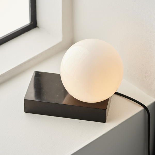 Stołowa lampa marmur Zeus L&-193866 Light& minimalistyczna kula czarna OUTLET