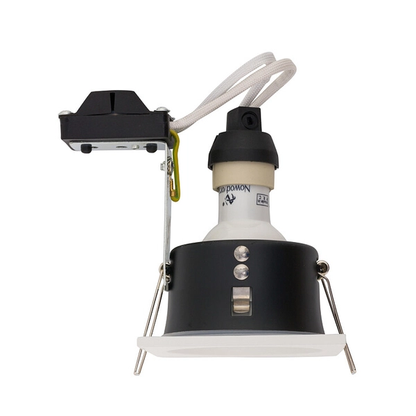 Zewnętrzna lampa sufitowa Delta 8368 kwadratowy wpust IP54 biały