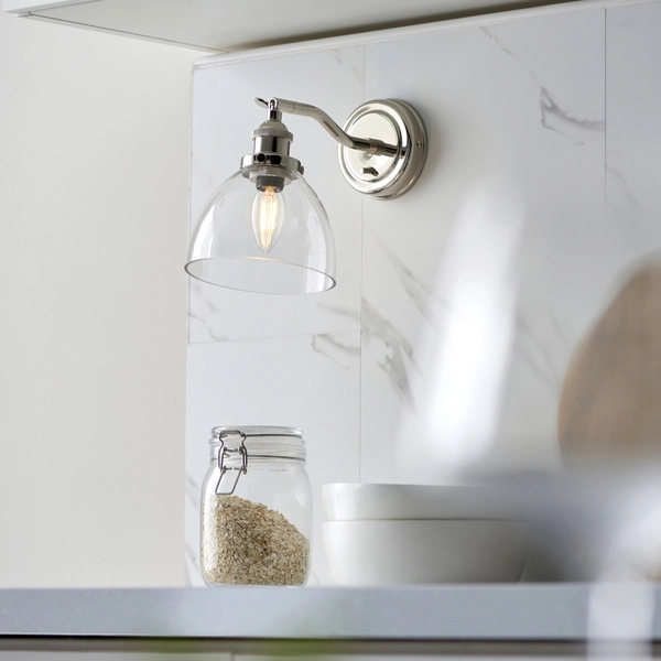 Kinkiet nad łóżko L&-197589 Light& z włącznikiem szklany klosz nikiel