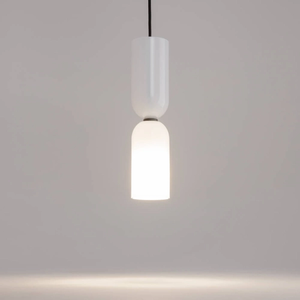 Zawieszana lampa Memory MOD177PL-01W Maytoni tubki do salonu czarna biała