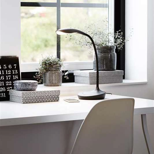 Stojąca LAMPA stołowa SWAN 106094 Markslojd biurkowa LAMPKA gabinetowa LED 4,6W 3000K z wbudowanym portem USB czarna