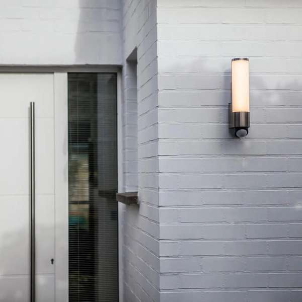 Kinkiet ścienny z czujnikiem Leda 5267103001 LED 15,5W 3000K IP44 srebrna