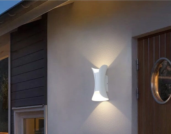 Zewnętrzna lampa ścienna AGI KMW2X5WW ogrodowa LED 10W 3000K IP65 biała