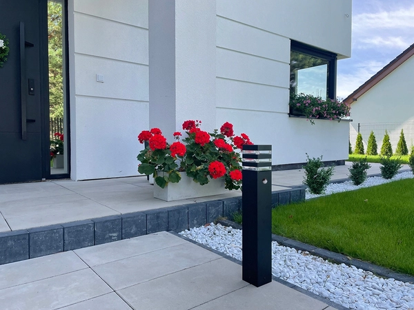 Słupek ogrodowy z czujnikiem ruchu Toro 8003 SuperLED IP44 czarny