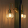 Lampa ścienna szklana kula L&-195507 Light& do czytania IP44 mosiądz