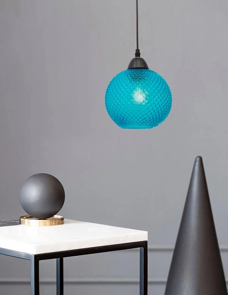 Niebieska lampa wisząca Buenos kula loft do jadalni