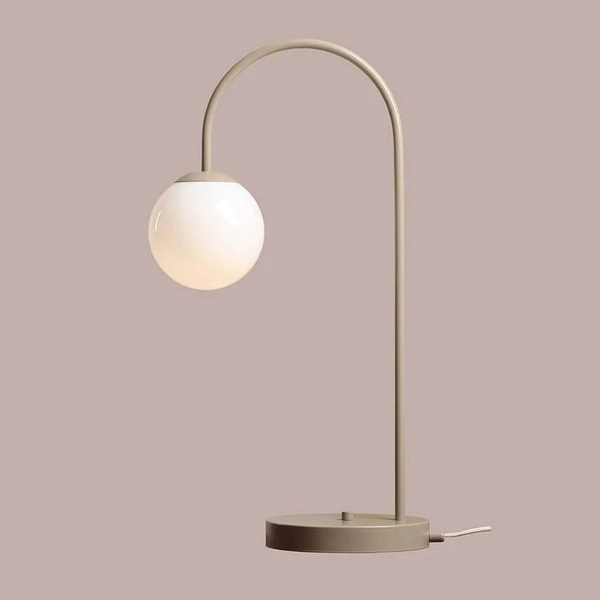Metalowa lampa stołowa Una 1116B17 Aldex kulista szkło beżowa