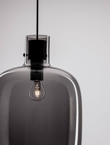 Loftowa lampa wisząca Padre szklana czarna przydymiona