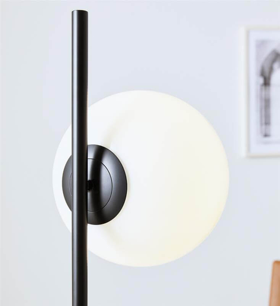 Salonowa lampa podłogowa Dione loft kula biała czarna