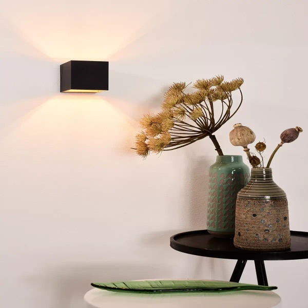 Metalowa lampa ścienna Devi 09201/01/30 Lucide kostka góra-dół czarna