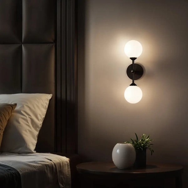 Kulisty kinkiet ścienny Garda 1243 do salonu kula balls białe czarne