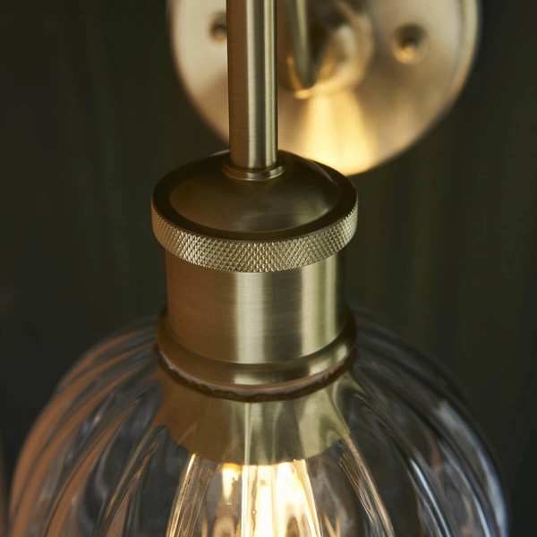 Kulista lampa ścienna L&-195507 Light& ball szklana złota przezroczysta