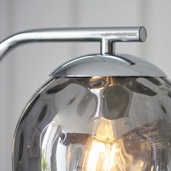 Szklana lampa podłogowa Dimple 97978 Endon kula przydymiona chrom