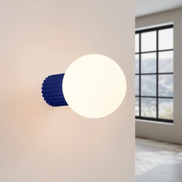 Kulista lampa ścienna do łazienki HALO SL.1737 kula IP44 biała niebieska